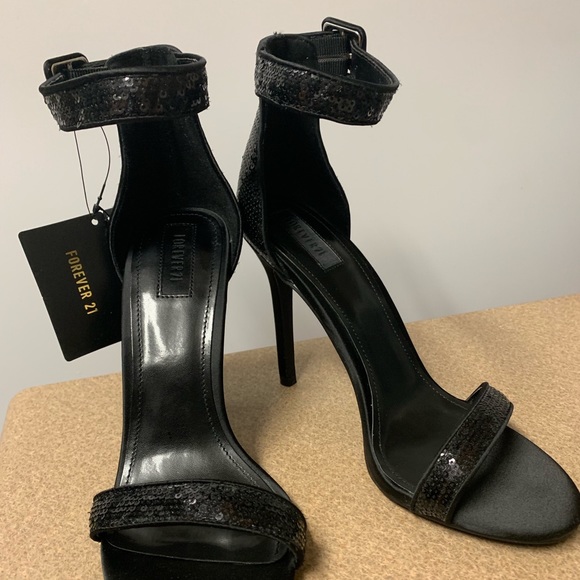 High Heels - Picture 2 of 8